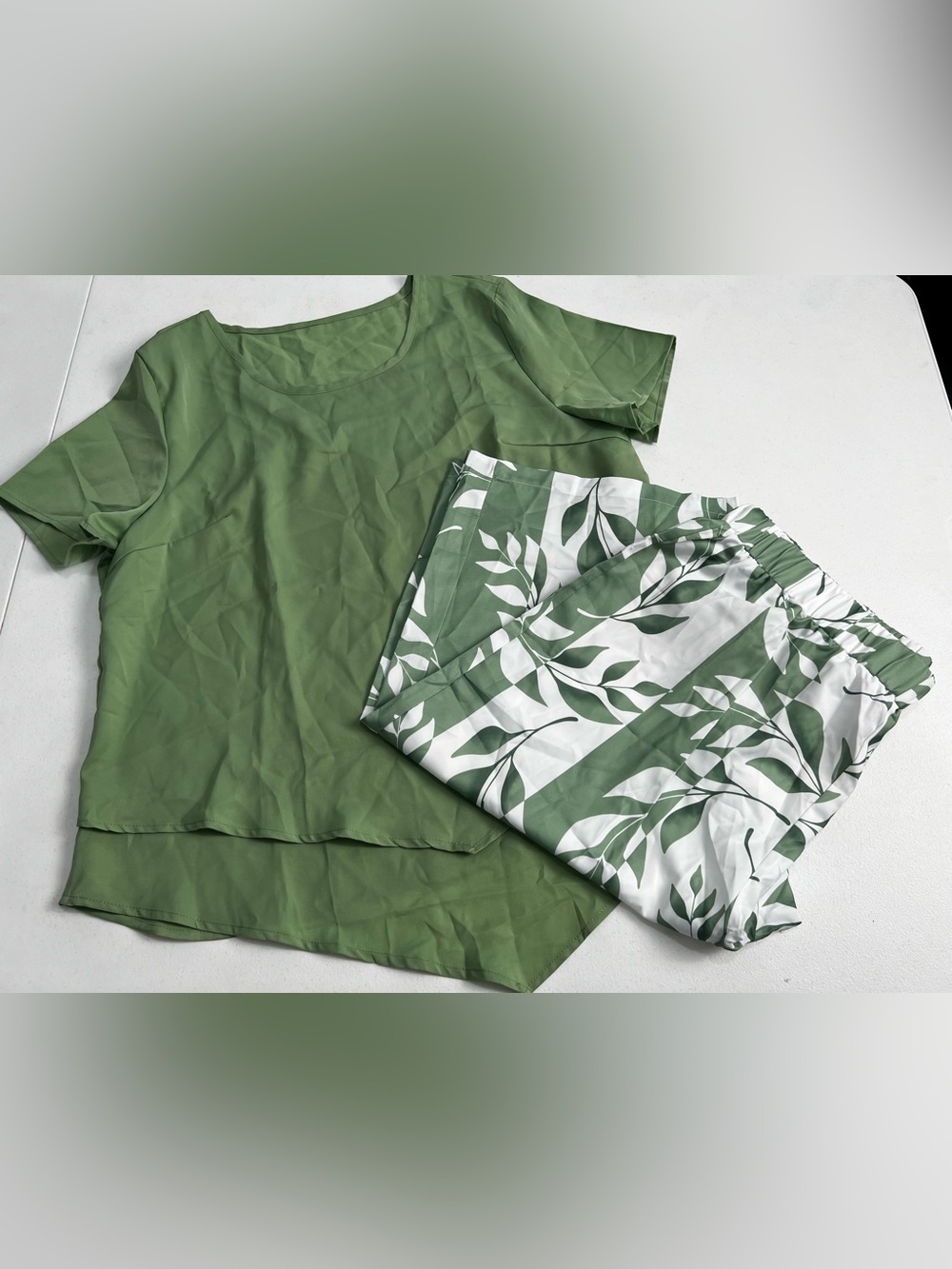 Green Leaf Print Two-Piece Set - Solid Green Top & Leaf Print Pants
